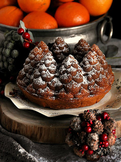 Una foto de Bundt cake esponjoso de naranja
