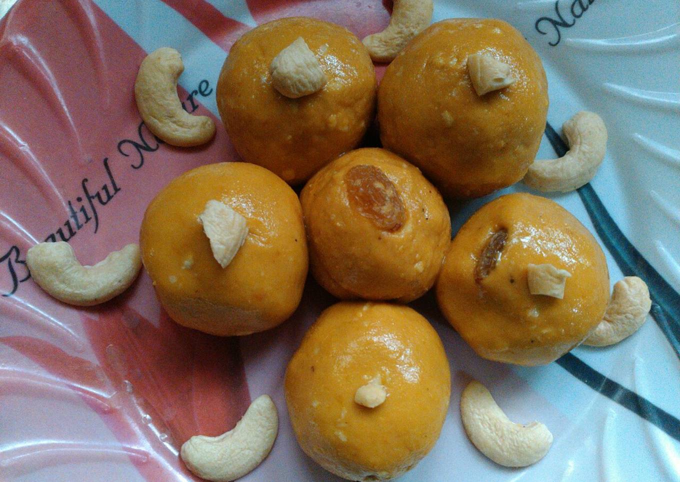 Besan laddu