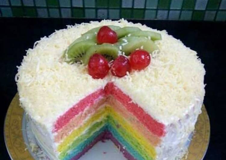 Bagaimana Menyiapkan Rainbow Cake yang Bikin Ngiler
