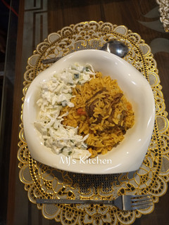 A picture of Shinkafa da wake da salad.
