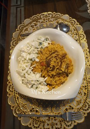 A picture of Shinkafa da wake da salad.