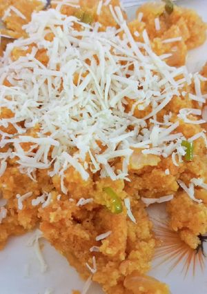 A picture of Cheesey Vegetable Rava upma.