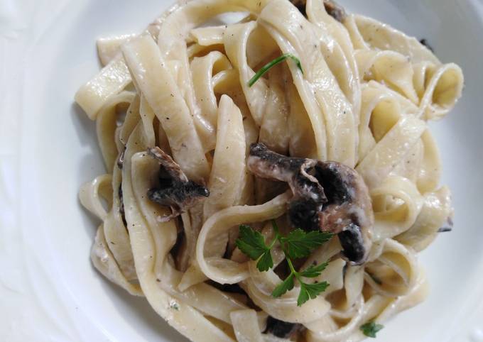 Ricetta Tagliatelle Panna E Funghi Di Antonella Dadamo Ilovecooking9 Cookpad