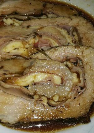 Una foto de Lomo de cerdo rustido, relleno de york, bacon y queso