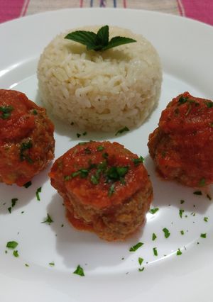Una foto de Albóndigas a mi estilo