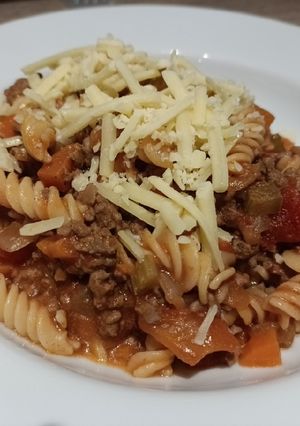 A picture of Ninja Foodi pasta with meat Bolognese sauce.