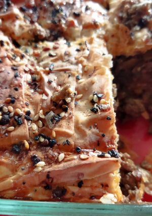 A picture of Phyllo meat pie.