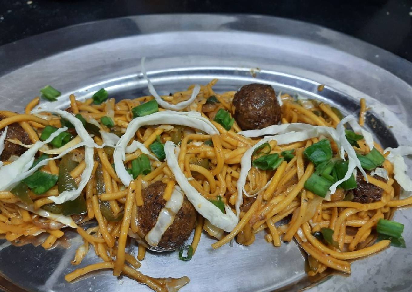 Chinese noddles with manchurian kofta😋