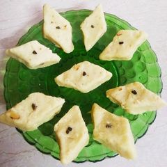 A picture of Milk powder burfi.