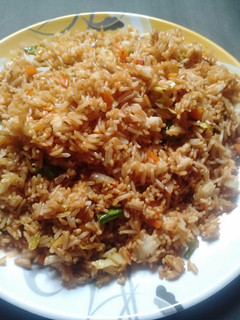 चाइनीज फ्राइड राइस (Chinese Fried Rice Recipe In Hindi) रेसिपी मुख्य फोटो