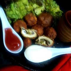 A picture of Stuffed mushroom pakoda.