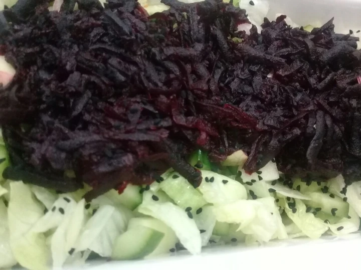 Easy Way Prepare Recipe Green salad with beet root that is Can Pamper Your Tongue, Tasty}