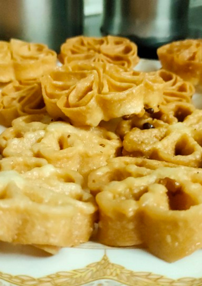 அச்சிமுறுக்கு ரெசிபி (Achumurukku recipe in tamil) செய்முறை முக்கிய புகைப்படம்