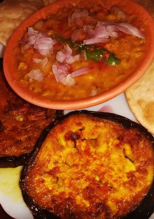 A picture of Begun Bhaja Bengali begun side recipe.