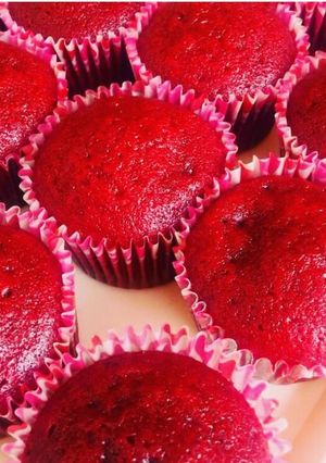 A picture of Yummy red velvet cake recipe.