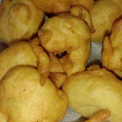 A picture of Moong dal pakode.