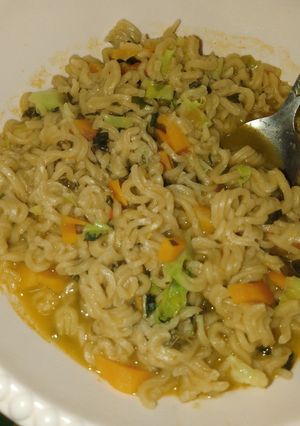 A picture of Indomie-veggie pepper soup.
