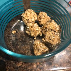 A picture of No bake energy “balls”.