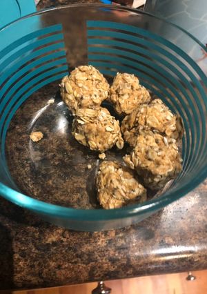 A picture of No bake energy “balls”.