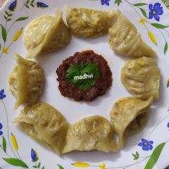 A picture of Paneer Momos.