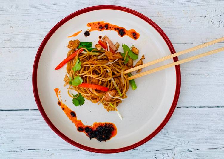 Simple Way to Prepare Any-night-of-the-week Egg noodles stir-fried with chicken and bacon