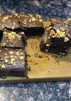 चॉकलेट ब्राउनी (chocolate brownie recipe in Hindi) रेसिपी मुख्य फोटो