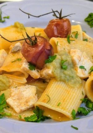 Foto di Paccheri Rigati, crema di Melanzane, Pesce Spada e Pomodorini