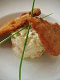 Filetes de solomillo de cerdo empanados con ensaladilla