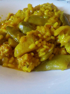 Una foto de Arroz caldoso con judías, habas y alcachofas