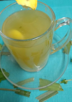 A picture of Mint And Lemon Grass Detox Drink (sugar free).