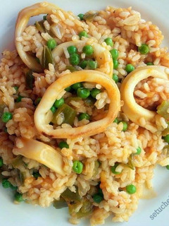 Una foto de Arroz de calamares fácil