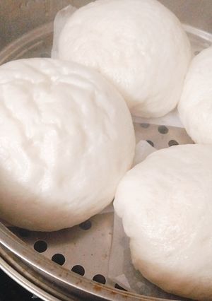 Hình của món Bánh bao thịt trứng cút truyền thống.