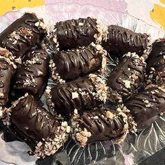A picture of Almond date eclairs.