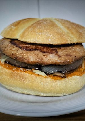 Foto principal de Hamburguesa ahumada de pollo con cebolla