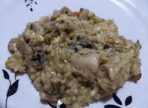 Una foto de Risotto de pollo y hongos súper fácil