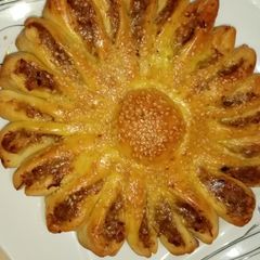 A picture of Sun flower chicken bread without oven.