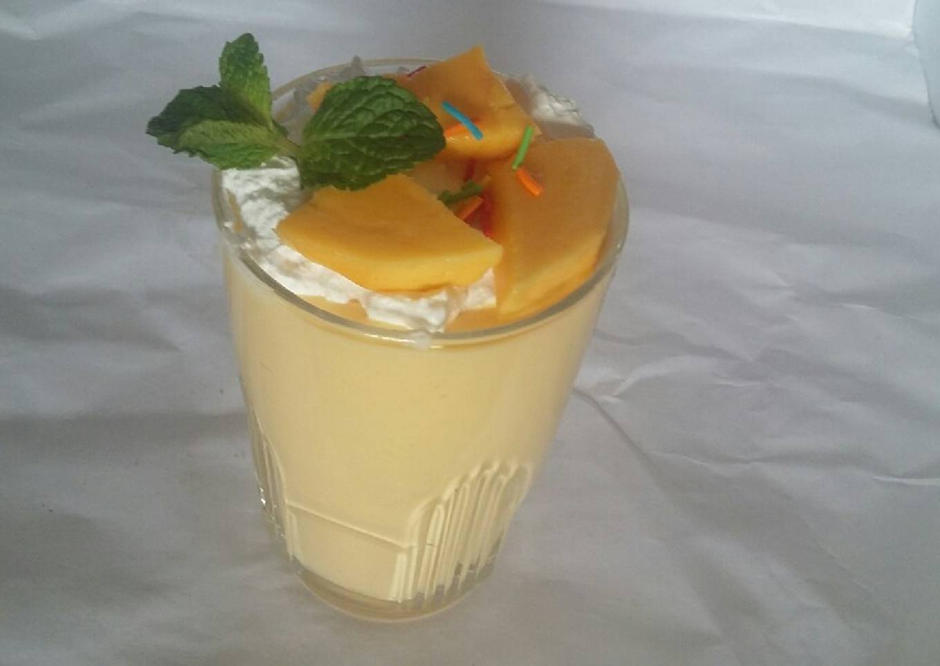 Eggless mango mouse