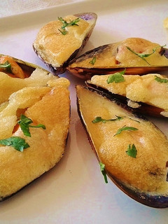 Una foto de Mejillones con alioli gratinado