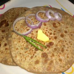 A picture of Aalu ke parathe.