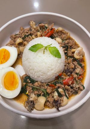 รูปของ กระเพราหมูหมึก