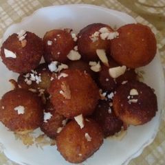 A picture of Delicious Gulam Jamun.