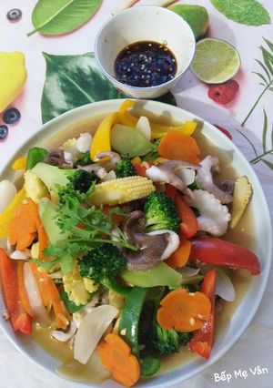 Hình của món Bạch Tuộc Xào Thập Cẩm.