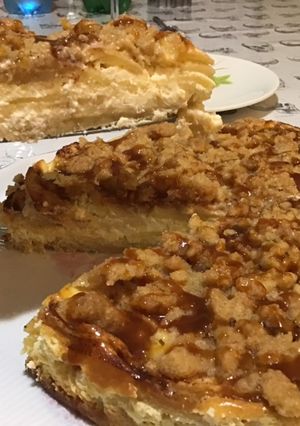 Une photo de Crumble cheesecake aux pommes et caramel beurre salé