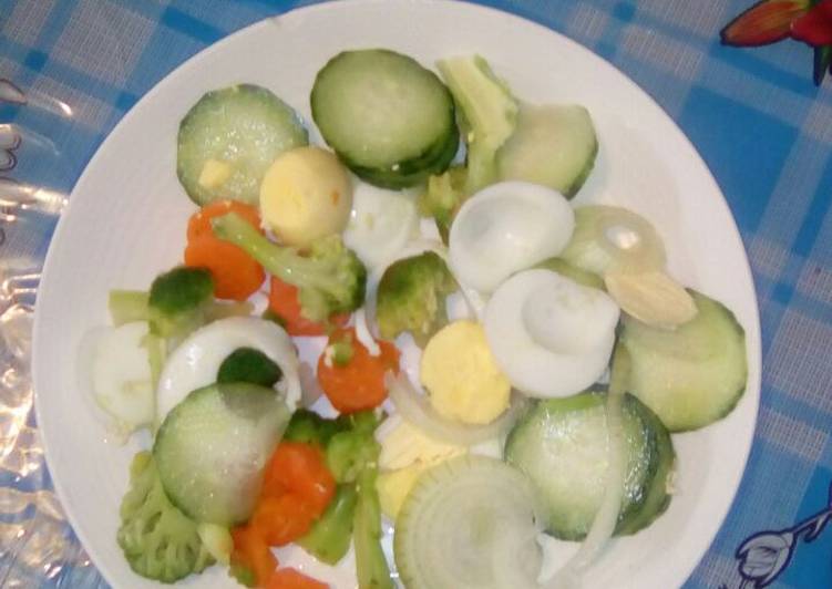 Broccoli and eggs salad