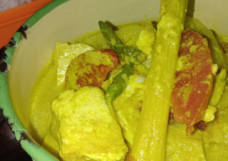 Resep Gulai bumbu kuning telur tahu kentang ummah iban buat abah 🌹 yang Lezat