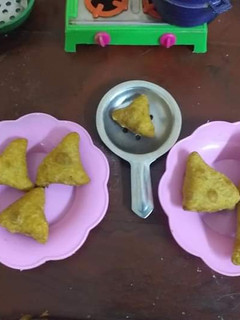 மினி சமோசா(mini samosa recipe in tamil) செய்முறை முக்கிய புகைப்படம்