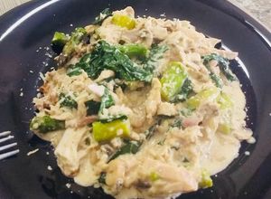 Una foto de Pollo con espárragos Alfredo 👨🏼‍🍳 / low carb