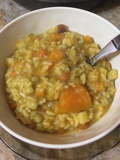 Una foto de Guiso de arroz vegetariano