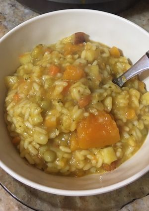 Una foto de Guiso de arroz vegetariano