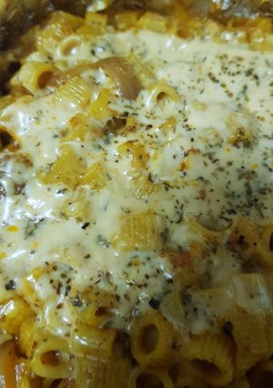 صورة لوصفة مكرونه بجبن شيدر بالقصدير